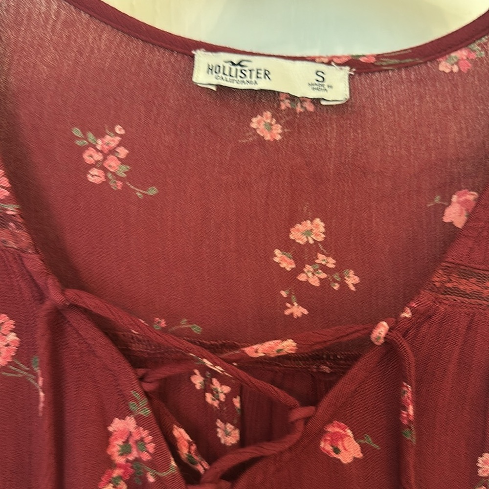 Hollister top size S - Picture 2 of 5
